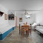 στη χώρα σερίφου Apartment